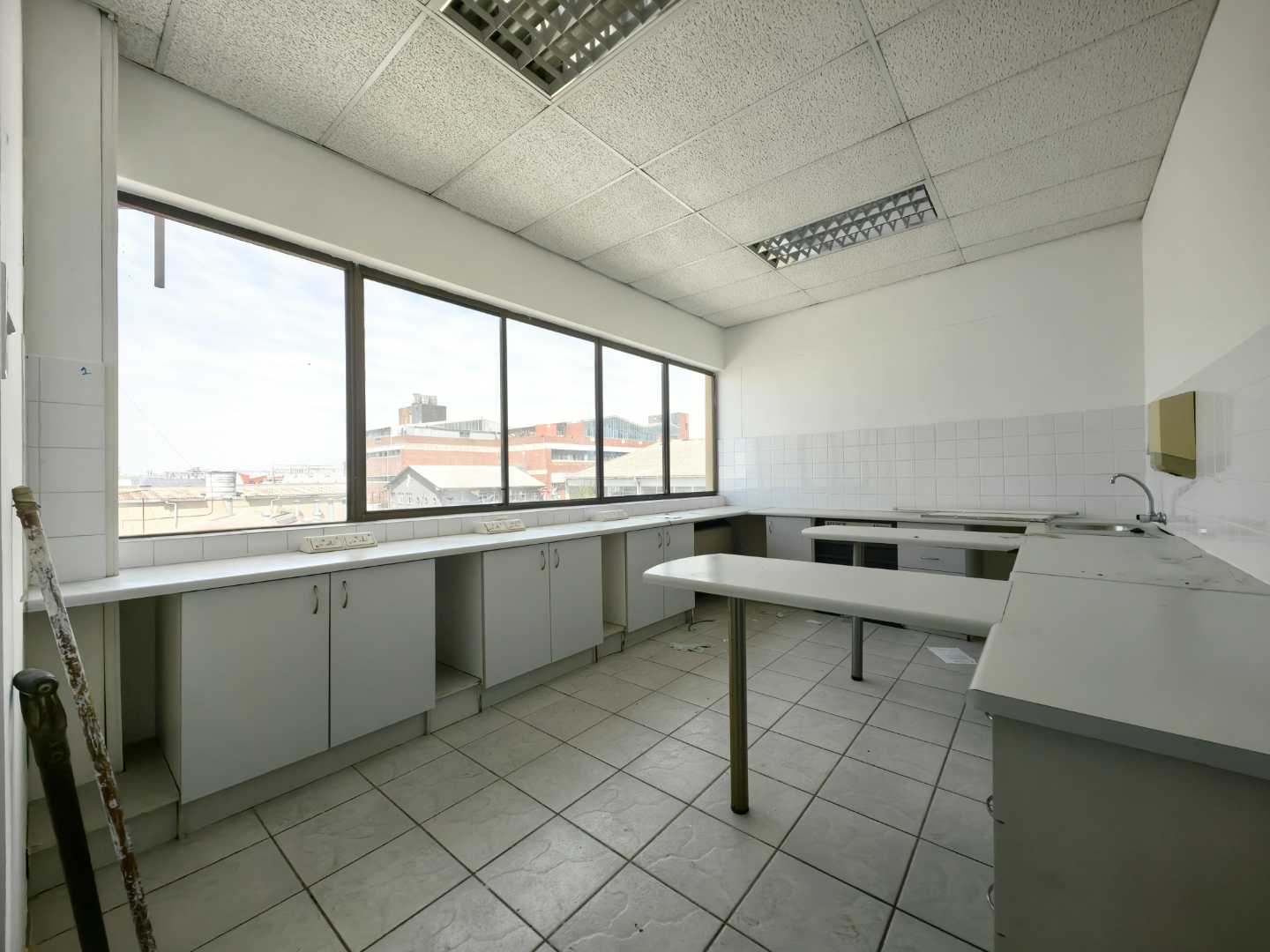 To Let commercial Property for Rent in Maitland Western Cape